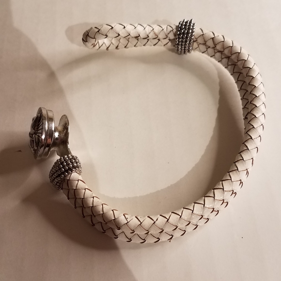 Fleur-de-lis snap bracelet j214 - Picture 4 of 5